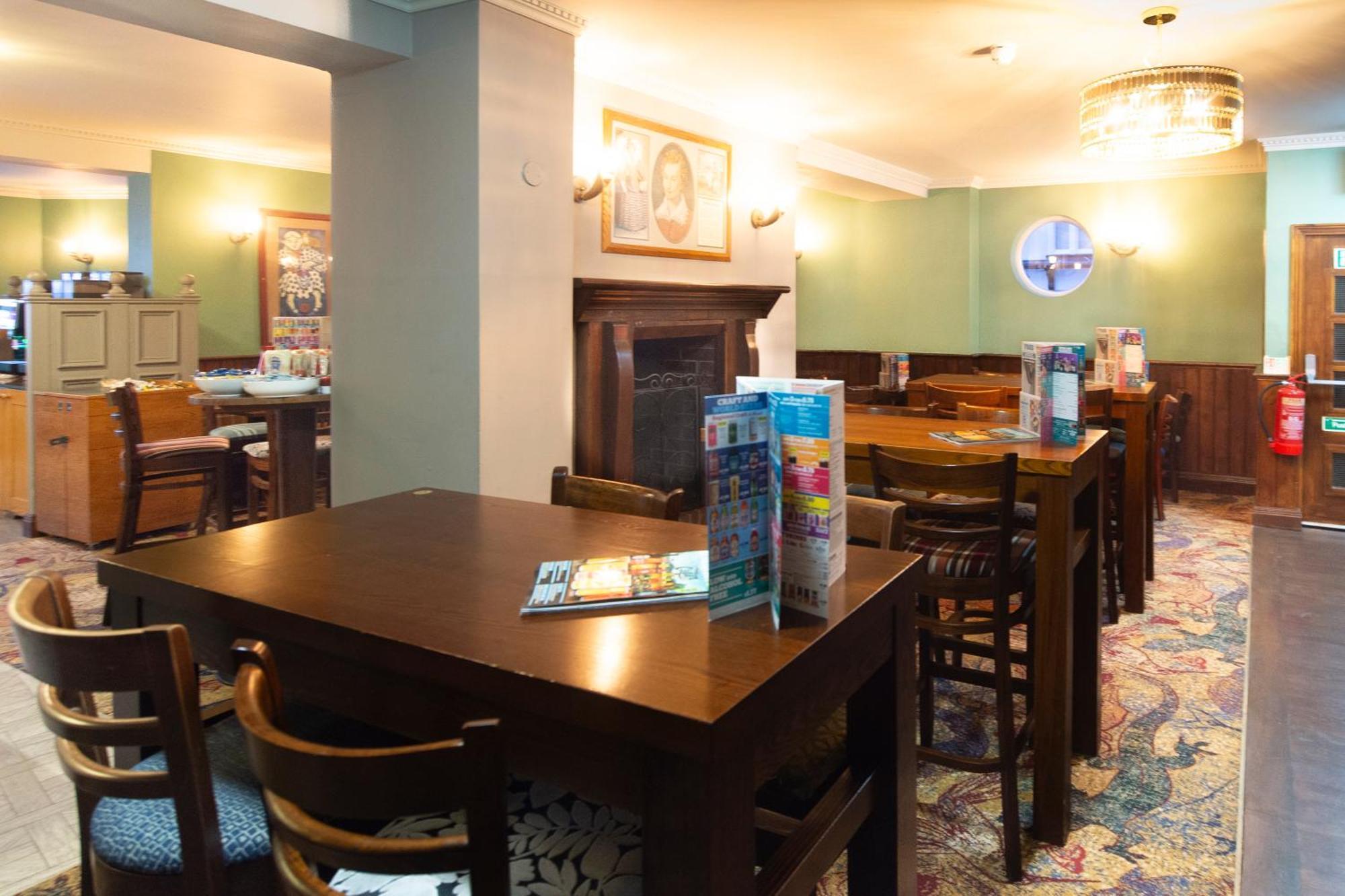 The Shrewsbury Hotel Wetherspoon Kültér fotó